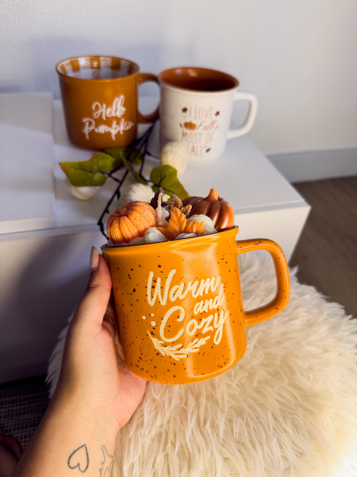 Warm & Cozy Fall Mug Candle – Reusable Autumn Gift