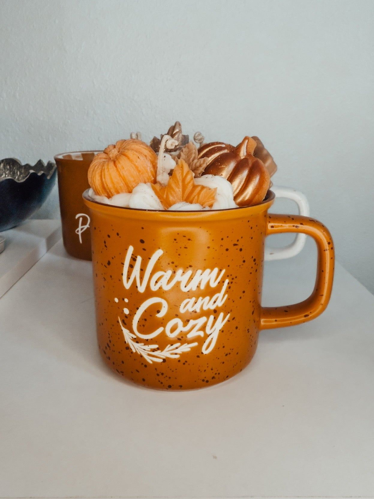Warm & Cozy Fall Mug Candle – Reusable Autumn Gift